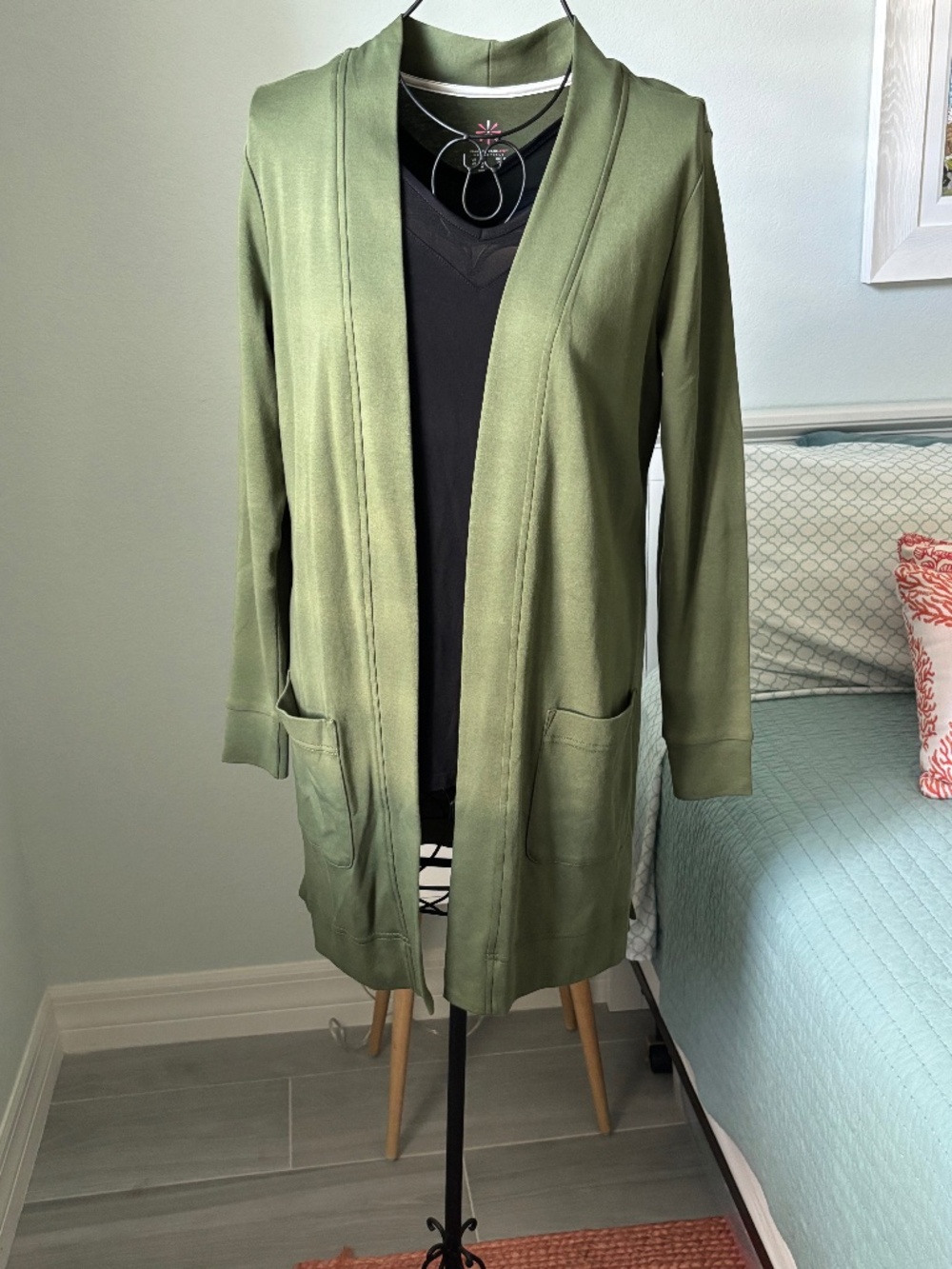 NWOT Isaac Mizrahi Olive Cardigan Sz S